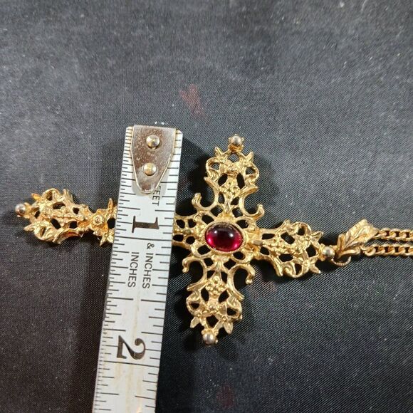 Vintage 70's Avon Cross Gold Tone Red Cabochon Pendant Necklace - Picture 7 of 11